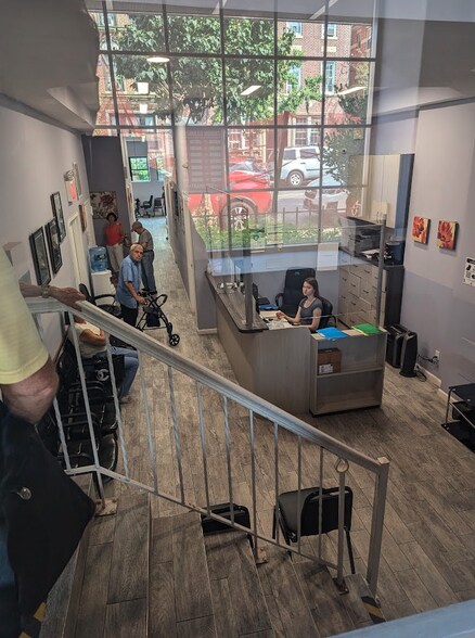 3717-3719 108th St, Corona, NY à vendre - Photo intérieure - Image 2 de 14