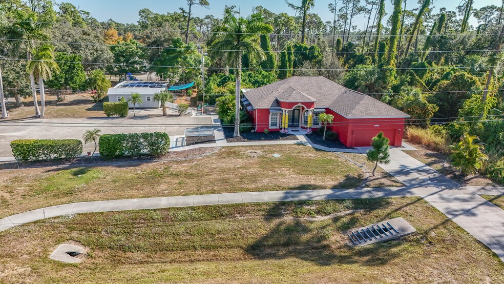 17162 Toledo Blade Blvd, Port Charlotte, FL à vendre - Photo du bâtiment - Image 2 de 68