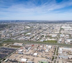 4380 76th Ave SE, Calgary, AB à louer Aérien- Image 2 de 3