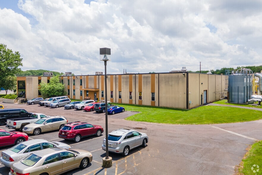 1100 Schwab Rd, Hatfield, PA for lease - Building Photo - Image 3 of 8
