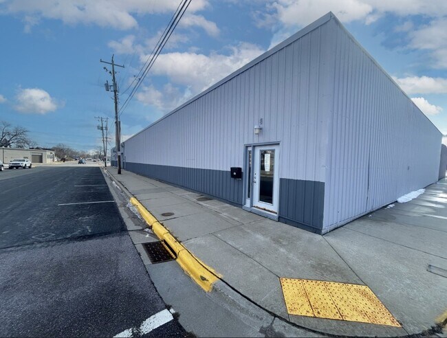 Plus de détails pour 414 La Crosse St, Mauston, WI - Industriel à louer