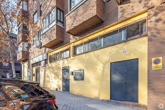 Retail in Madrid, Madrid for lease Construction Photo- Image 2 of 2