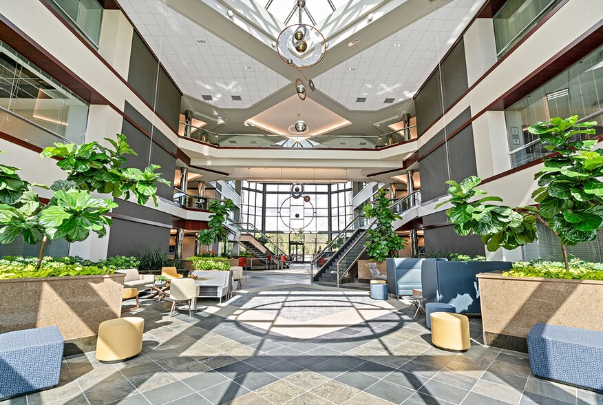 1500-1550 Liberty Ridge Dr, Wayne, PA à louer - Photo du bâtiment - Image 2 de 12