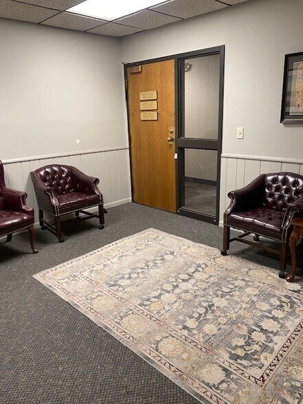 300 3rd Ave SE, Rochester, MN à vendre - Photo du bâtiment - Image 2 de 158