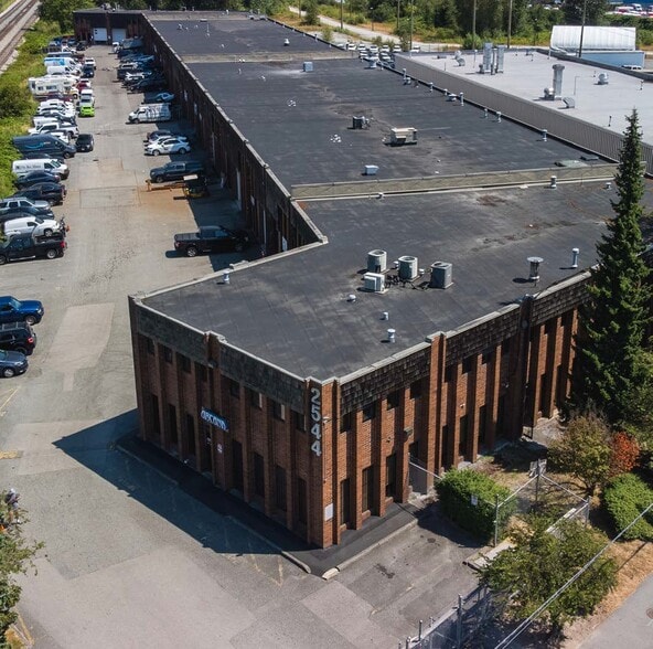2544 Douglas Rd, Burnaby, BC for sale - Building Photo - Image 2 of 6