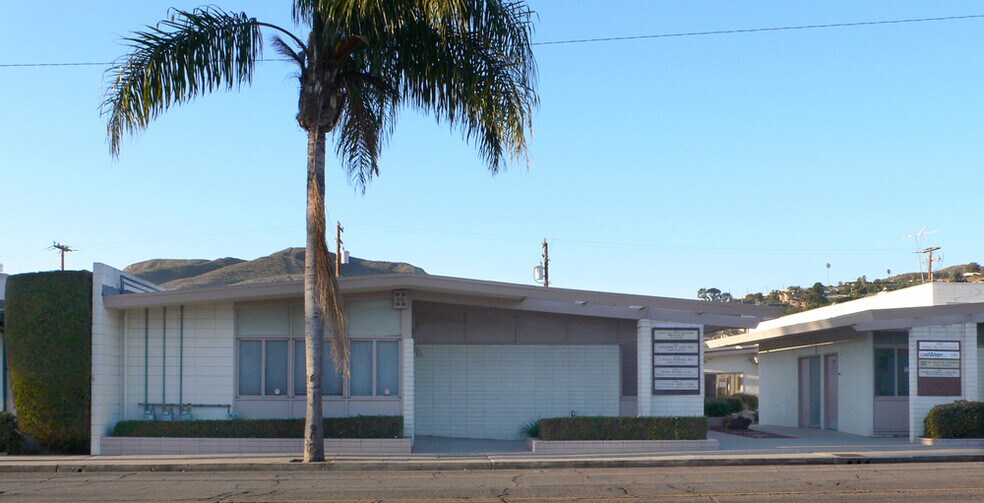 2937-2949 Loma Vista Rd, Ventura, CA à louer - Photo du bâtiment - Image 3 de 4