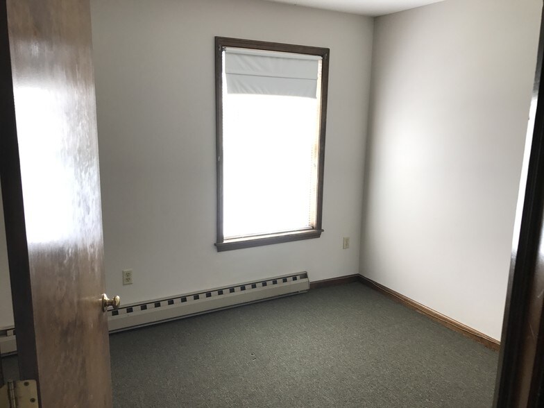 56 Danbury Rd, New Milford, CT à vendre - Autre - Image 2 de 19