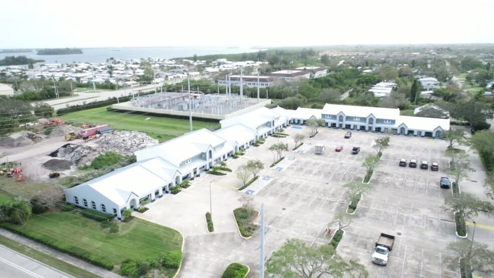 333 17th St, Vero Beach, FL for lease - Commercial Listing Video - Image 2 of 8