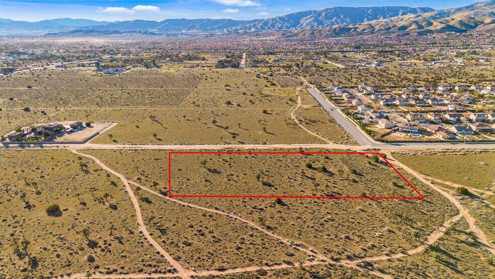 3400 W Avenue M8, Lancaster, CA à vendre - Photo du bâtiment - Image 2 de 10