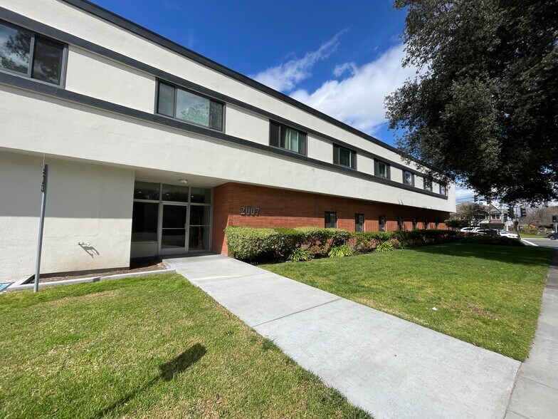 2007 W Hedding St, San Jose, CA à louer - Photo du bâtiment - Image 2 de 15