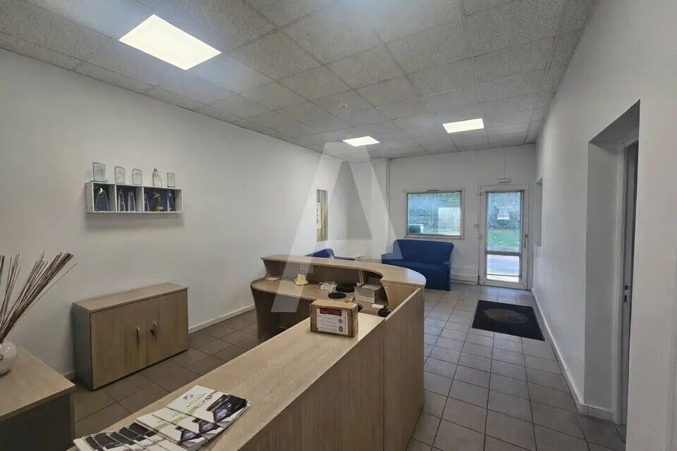 Flex in Trappes for sale Interior Photo- Image 1 of 6