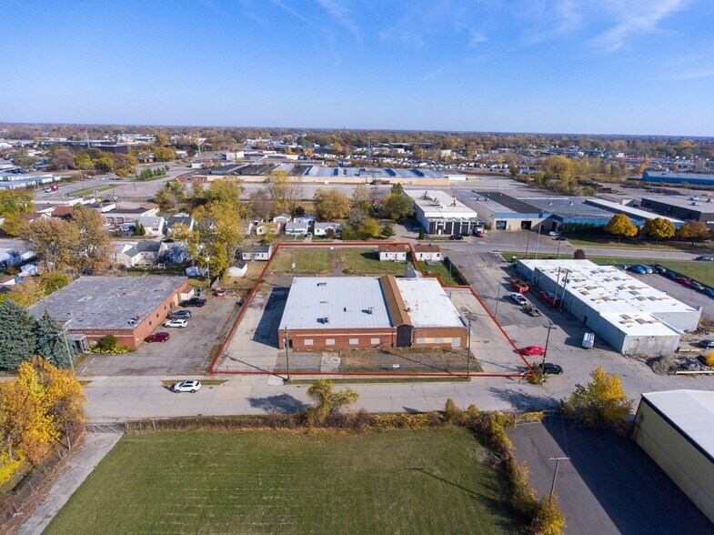 22778 Globe Ave, Warren, MI for lease - Building Photo - Image 3 of 13