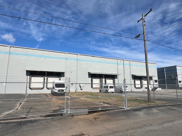 2220 Polymer Dr, Chattanooga, TN à louer - Photo du bâtiment - Image 2 de 22
