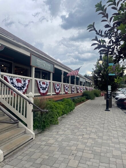 10115 Donner Pass Rd, Truckee, CA for lease - Building Photo - Image 2 of 7