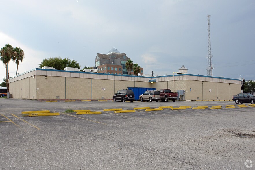 520-525 N Staples St, Corpus Christi, TX for sale - Building Photo - Image 2 of 2