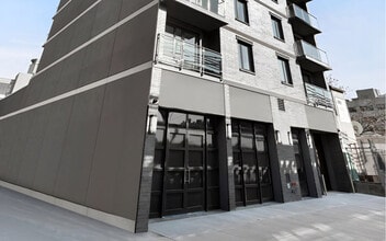 3637 31st St, Long Island City, NY à louer Photo du bâtiment- Image 1 de 6