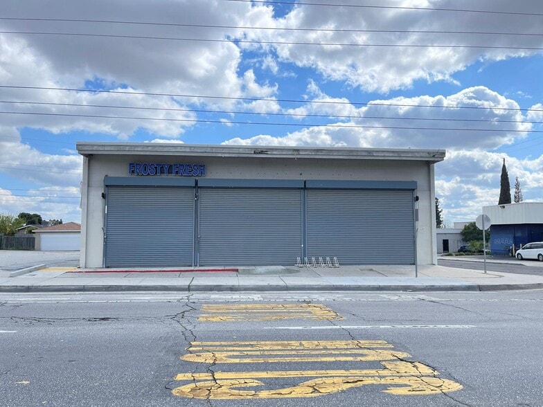 1201 Columbus St, Bakersfield, CA for lease - Building Photo - Image 2 of 7
