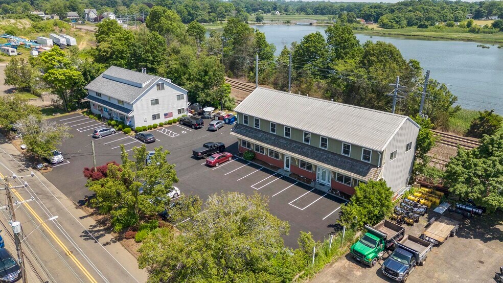 151 Meadow St, Branford, CT à louer - Photo du bâtiment - Image 3 de 14