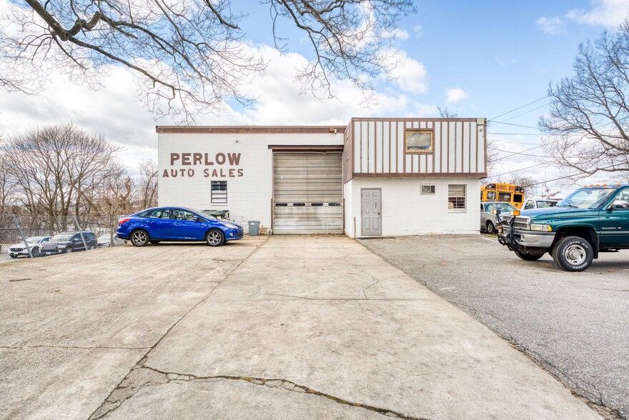 54 Nashua St, Pawtucket, RI à vendre - Photo principale - Image 1 de 22