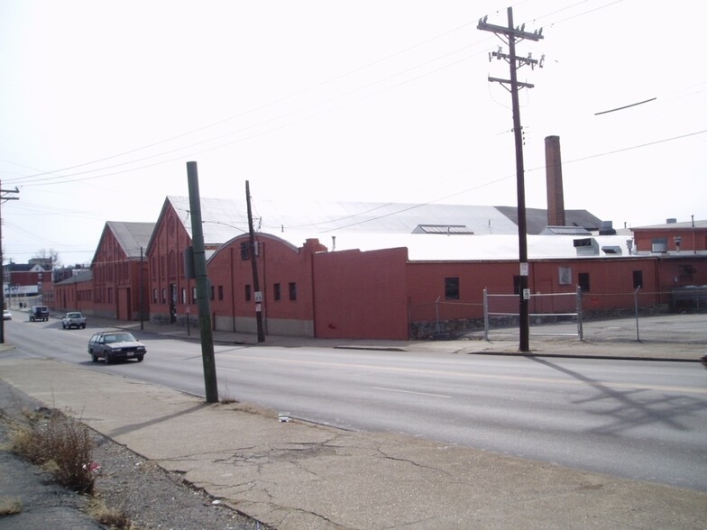 1301 Madison Ave, Covington, KY à louer - Photo du bâtiment - Image 2 de 2