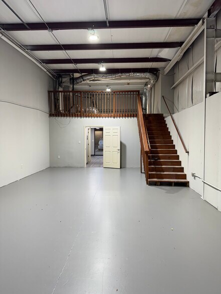 105 Enterprise Dr, Cumming, GA à louer - Photo intérieure - Image 3 de 16