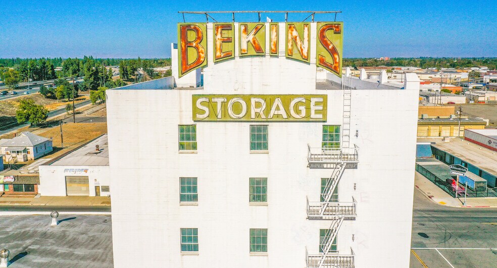 301 Van Ness Ave, Fresno, CA à vendre - Photo du bâtiment - Image 2 de 15