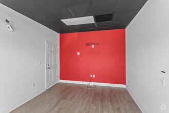 2211 2nd Ave N, Lake Worth, FL for lease Interior Photo- Image 2 of 6