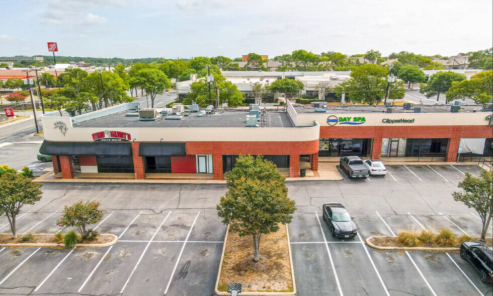 903 E Bitters Rd, San Antonio, TX à louer - Photo du bâtiment - Image 3 de 7