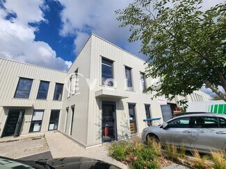Plus de détails pour 55 Rue Emile Zola, Décines-Charpieu - Bureau, Local d'activités à louer