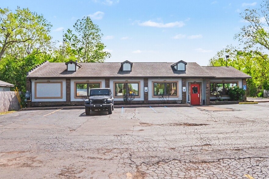 5153 Fenton Rd, Flint, MI à vendre - Photo du bâtiment - Image 1 de 27