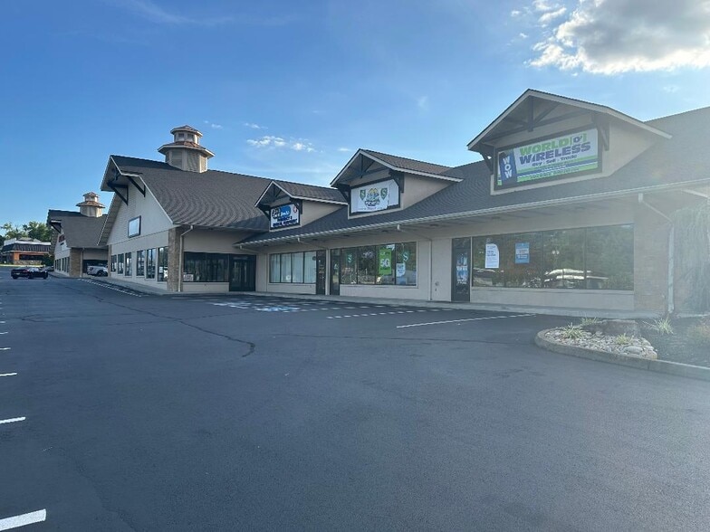 725 Parkway, Sevierville, TN for lease - Building Photo - Image 2 of 13