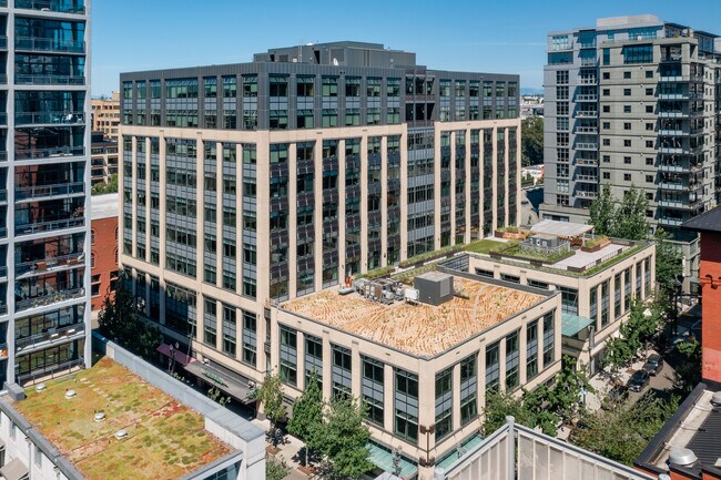 Plus de détails pour 1125 NW Couch St, Portland, OR - Bureau à louer