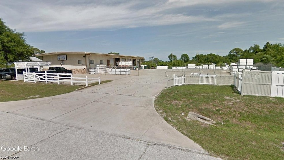 4065 Pines Industrial Ave, Rockledge, FL à louer - Photo du bâtiment - Image 2 de 3