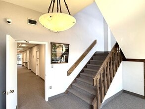 465 Silas Deane Hwy, Wethersfield, CT for lease Interior Photo- Image 2 of 15