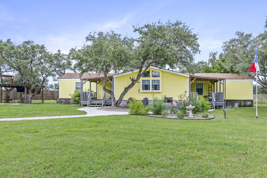 2009 Jocelyn Rd, Aransas Pass, TX à vendre - Photo du bâtiment - Image 3 de 9