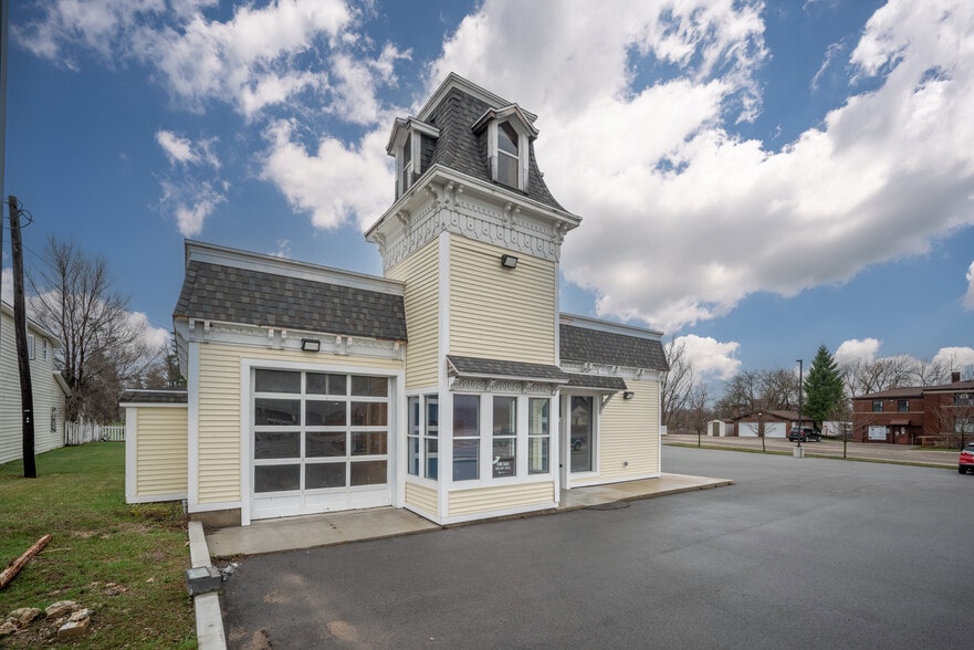 508 E Houghton Ave, West Branch, MI à vendre - Photo du bâtiment - Image 2 de 24