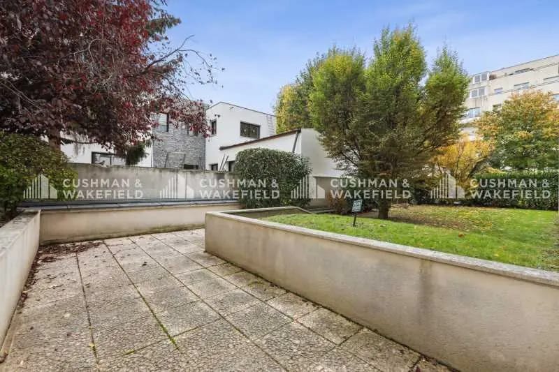 52-54 Rue Du Capitaine Guynemer, Courbevoie for lease - Building Photo - Image 2 of 14