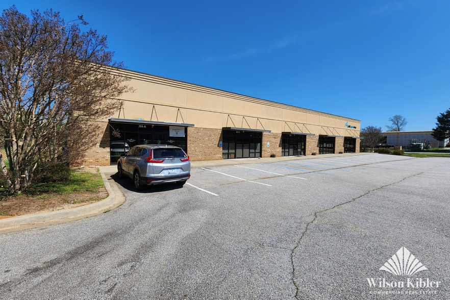 284 Rocky Creek Rd, Greenville, SC for lease - Building Photo - Image 2 of 3