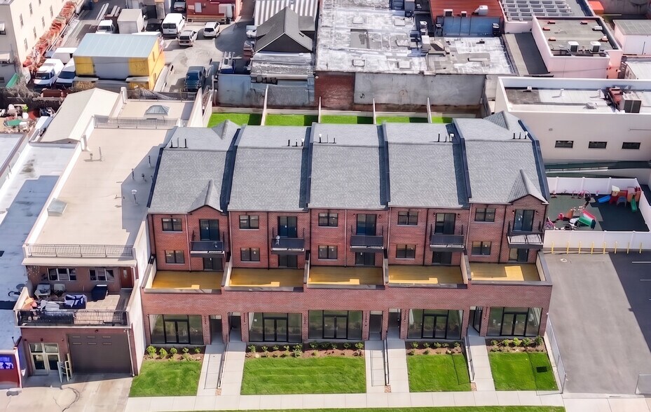 15026 12th Ave, Whitestone, NY à vendre - Photo du bâtiment - Image 2 de 18