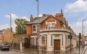 71 Mitcham Ln, Londres à vendre - Photo du bâtiment - Image 2 de 4