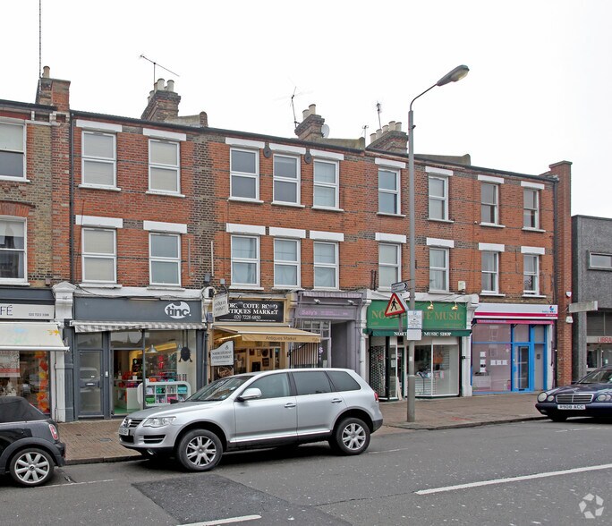 155-155D Northcote Rd, Londres à vendre - Photo du bâtiment - Image 2 de 8