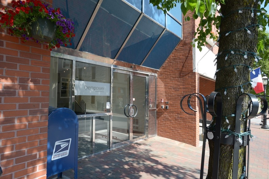 1111 St Gregory St, Cincinnati, OH à louer - Photo du bâtiment - Image 2 de 12