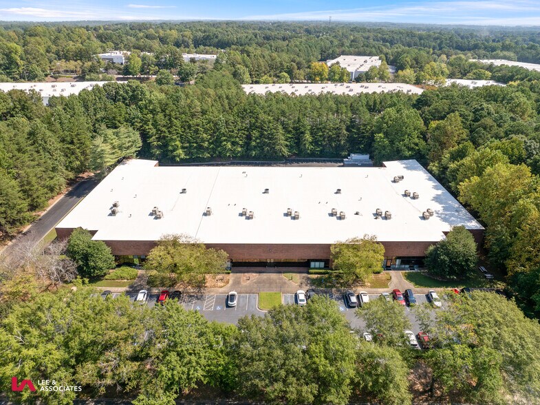 3025 Northwoods Pky, Peachtree Corners, GA à louer - Photo du bâtiment - Image 2 de 23