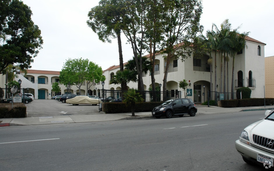 114 E Haley St, Santa Barbara, CA à louer - Photo du bâtiment - Image 2 de 5