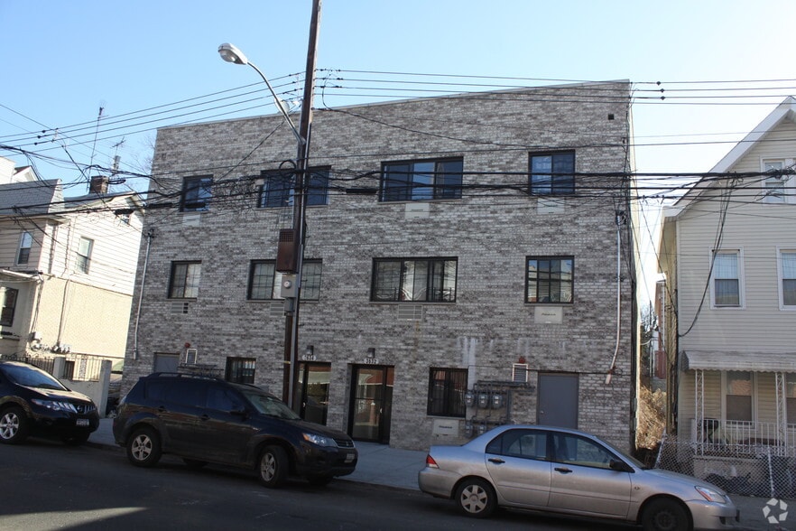 3632 Olinville Ave, Bronx, NY à vendre - Photo du bâtiment - Image 2 de 3