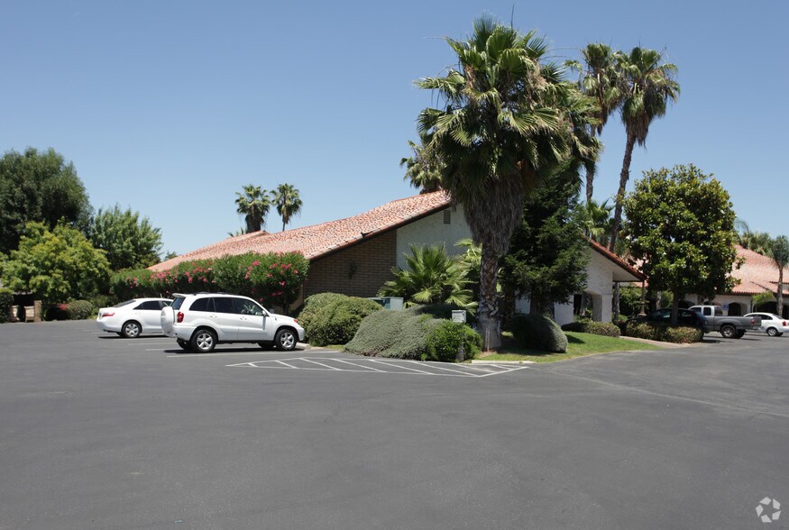 723 E Locust Ave, Fresno, CA for lease - Primary Photo - Image 2 of 4