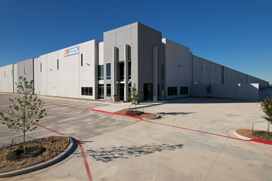 7625 IH-10 E, San Antonio, TX à louer - Photo du bâtiment - Image 1 de 14