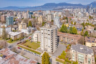 1255 W 14th Ave, Vancouver, BC - AÉRIEN  Vue de la carte - Image1