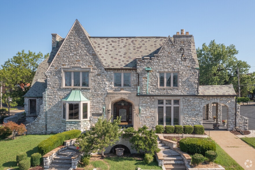 6633 Clayton Rd, Clayton, MO à louer - Photo du bâtiment - Image 3 de 10