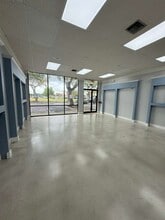 2101-2251 SW 59th Ave, West Park, FL à louer Photo intérieure- Image 1 de 7